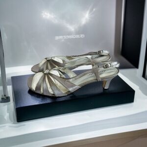 David Tate Rosette Silver Satin Slingback Pumps Women’s Size 9 Low Heels NIB